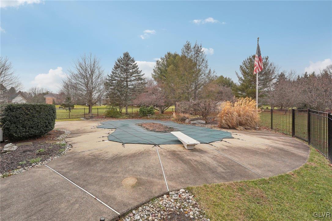 2038 Majestic Overlook Drive