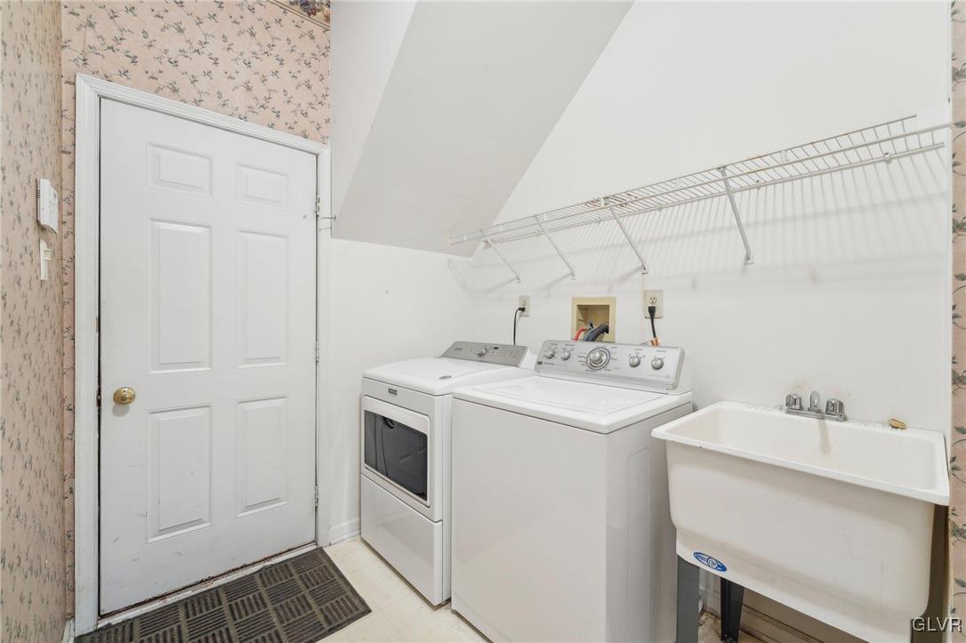 2038 Majestic Overlook Drive