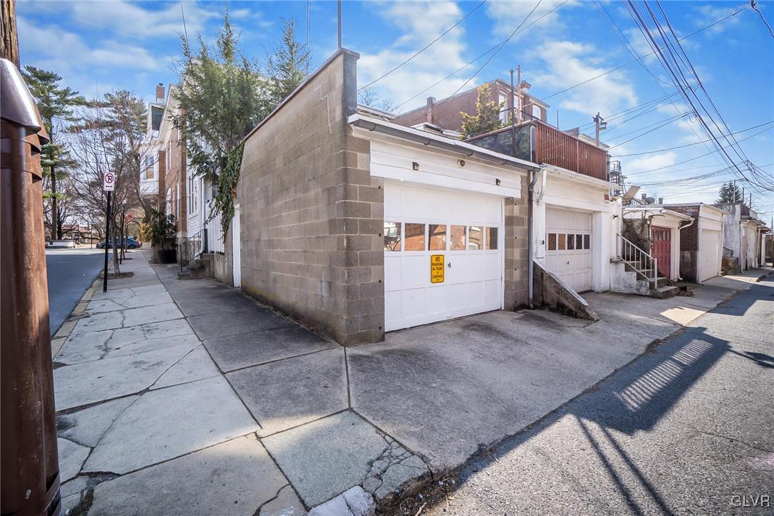 1527 West Turner Street