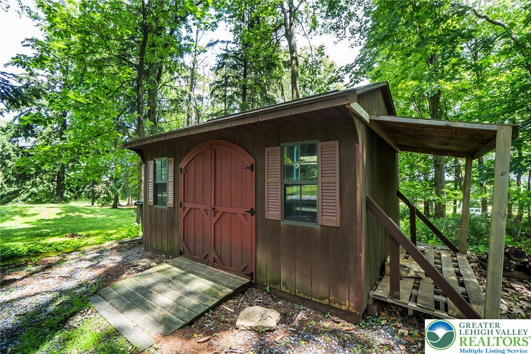 315 Moyers Lane