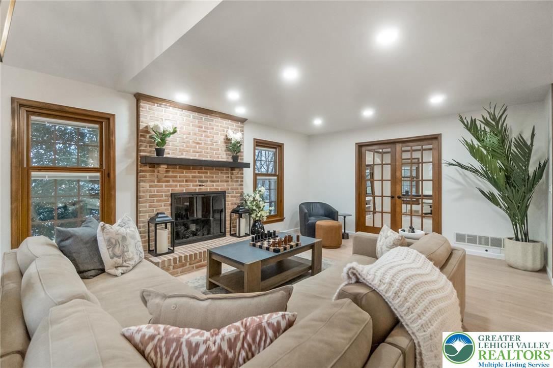 2739 Apple Valley Circle