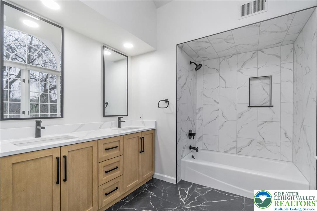 2739 Apple Valley Circle