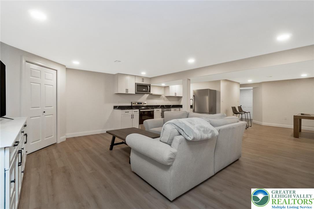 4359 Farmington Circle