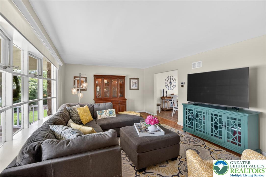 3038 Sequoia Drive