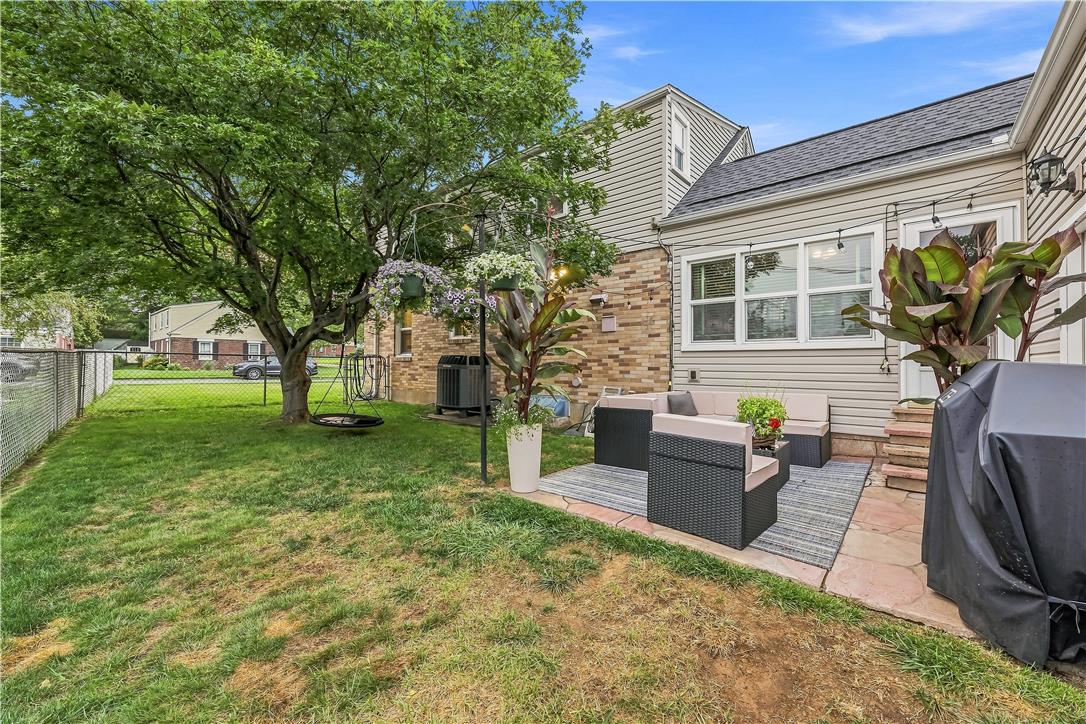 1359 North Van Buren Street