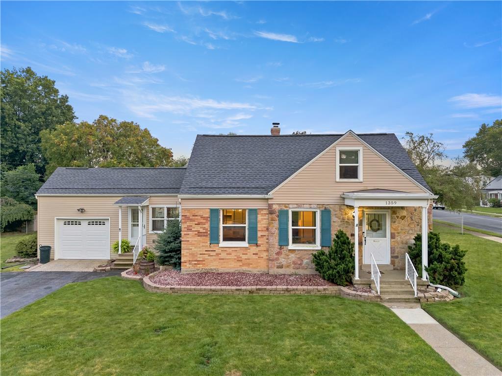 1359 North Van Buren Street
