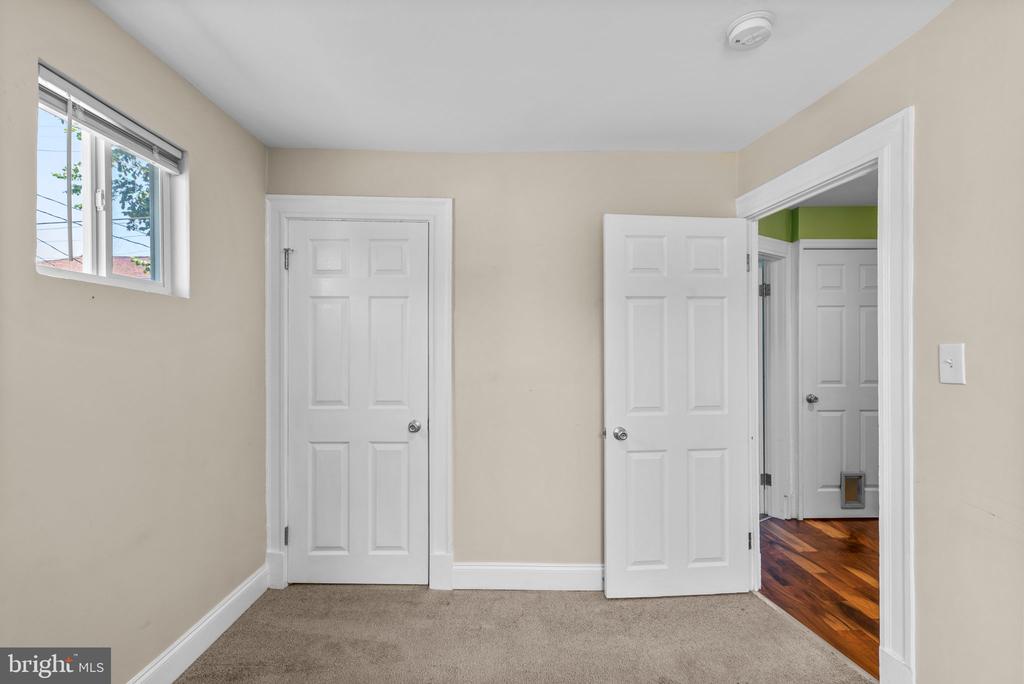 1914 Kernan Dr