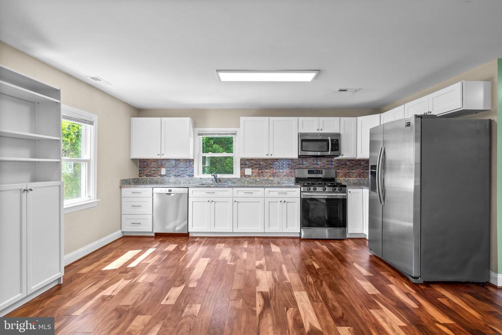 1914 Kernan Dr