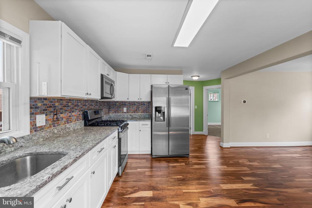 1914 Kernan Dr