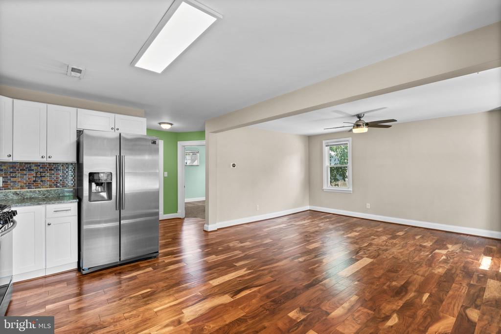 1914 Kernan Dr