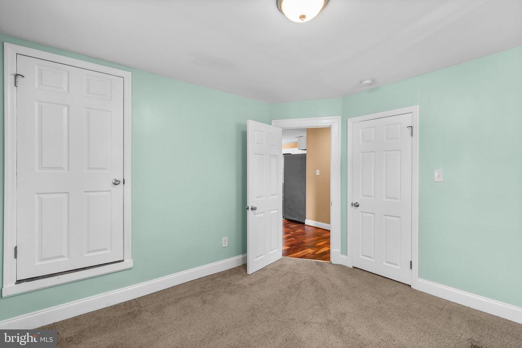 1914 Kernan Dr