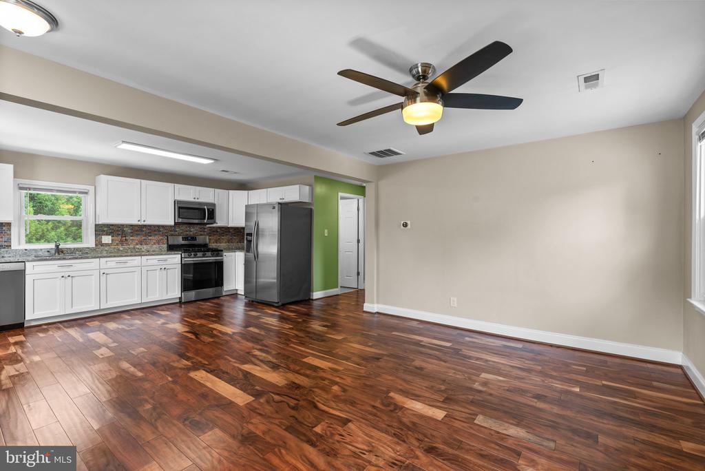 1914 Kernan Dr