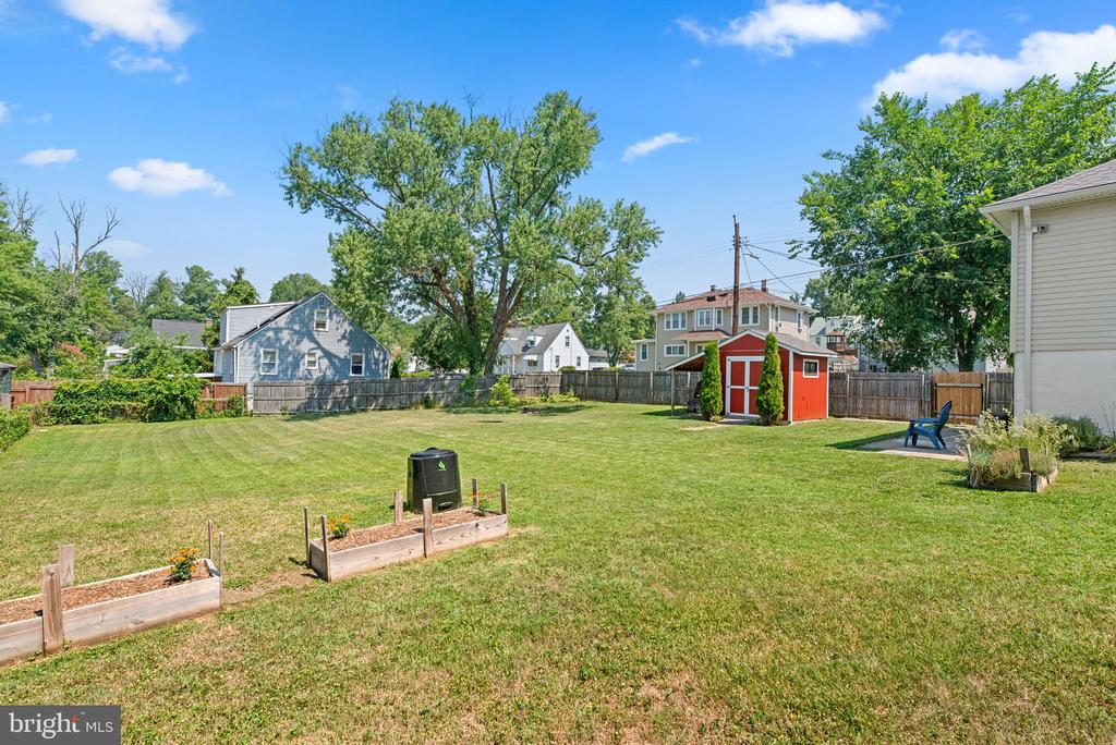 1914 Kernan Dr
