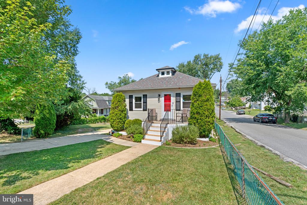 1914 Kernan Dr