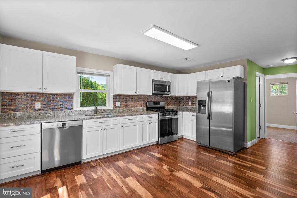 1914 Kernan Dr