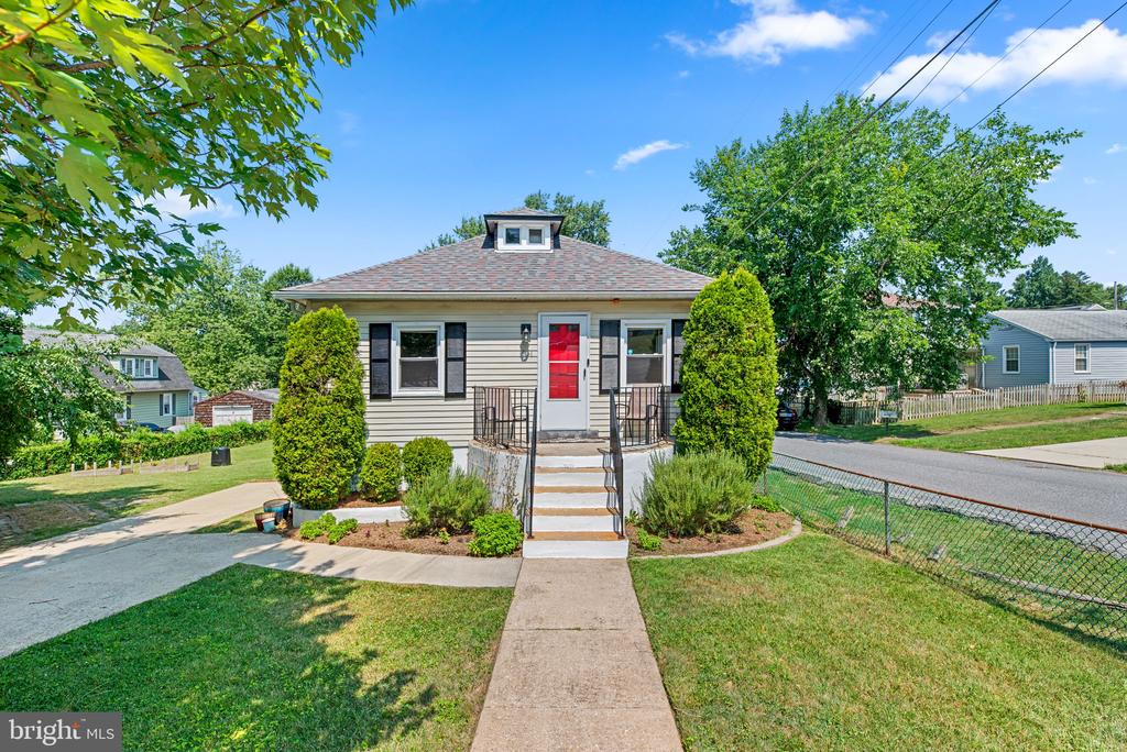 1914 Kernan Dr