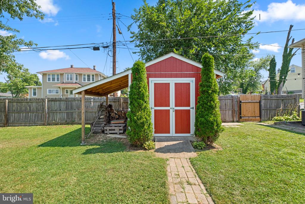 1914 Kernan Dr