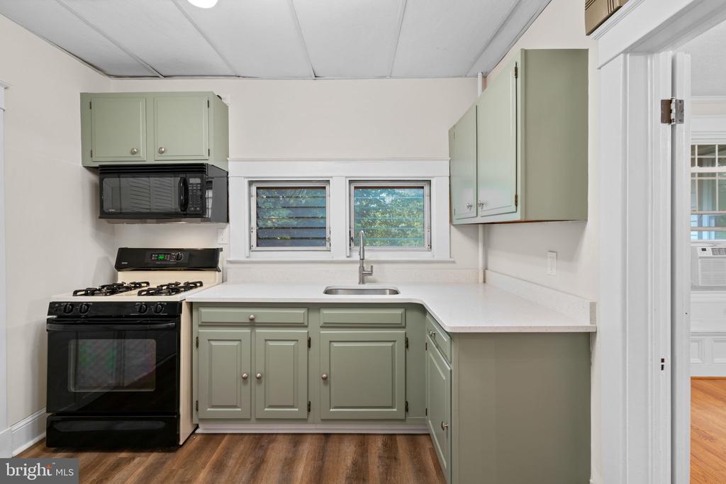 73 Cedar Ave