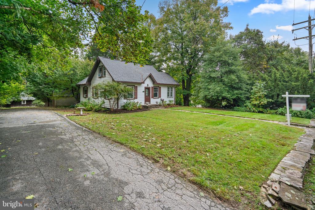 73 Cedar Ave