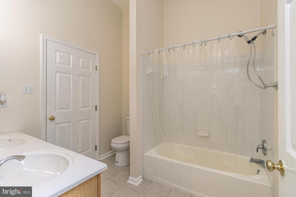 4530 Donatello Sq