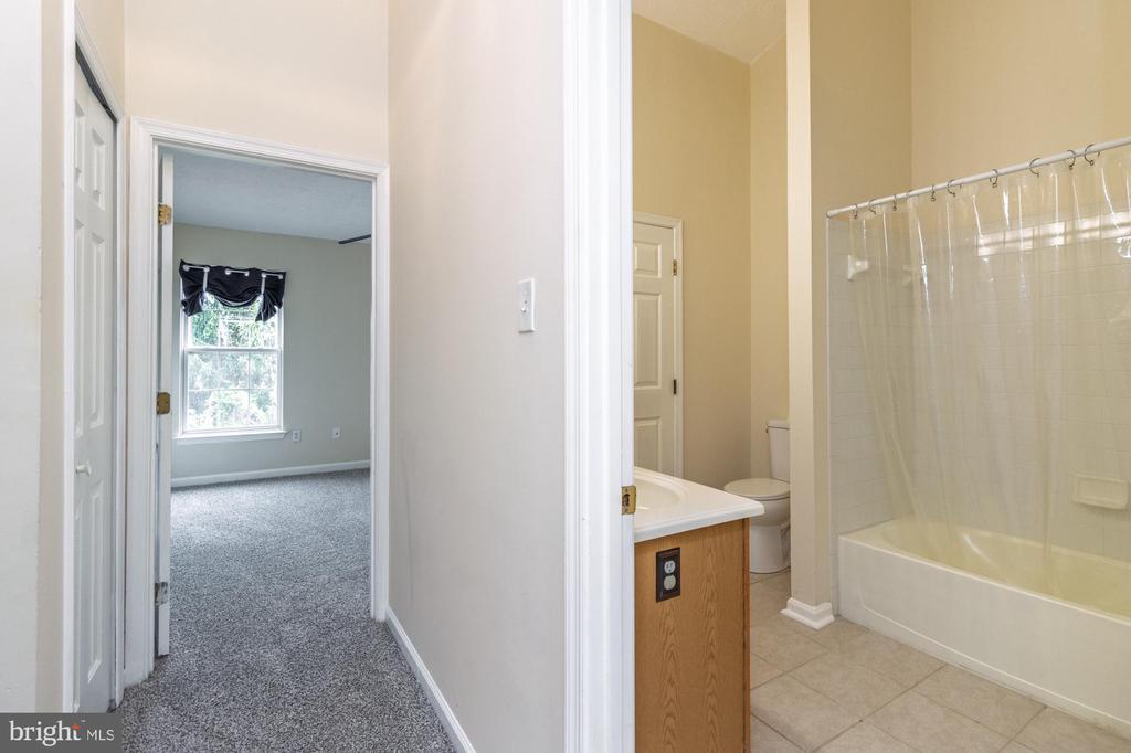 4530 Donatello Sq