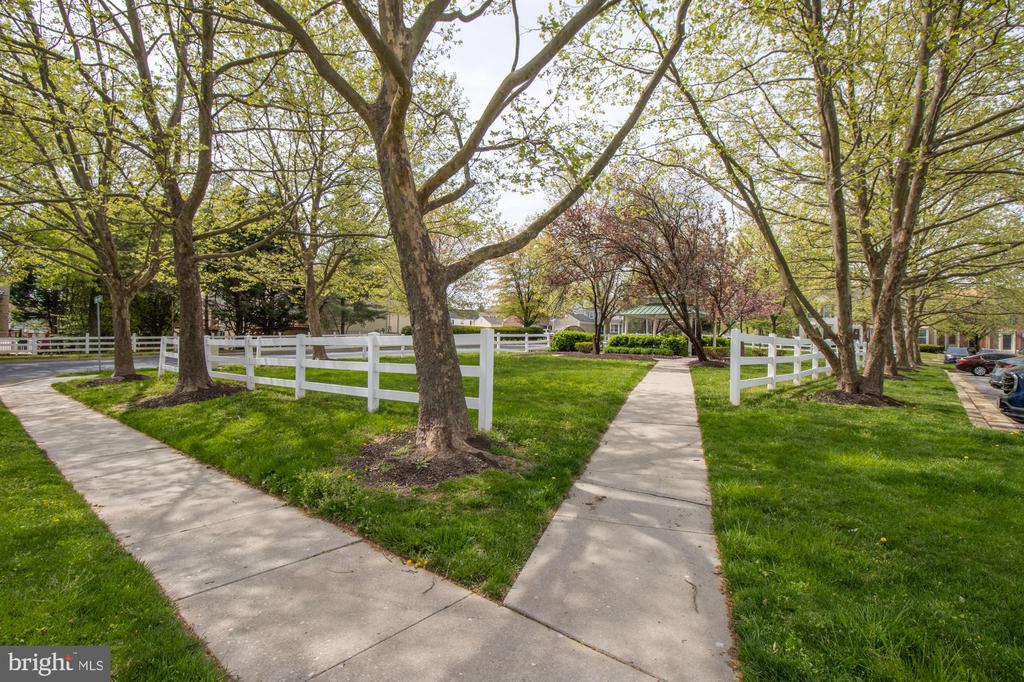 4530 Donatello Sq