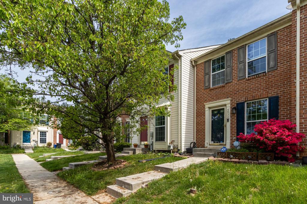 4530 Donatello Sq
