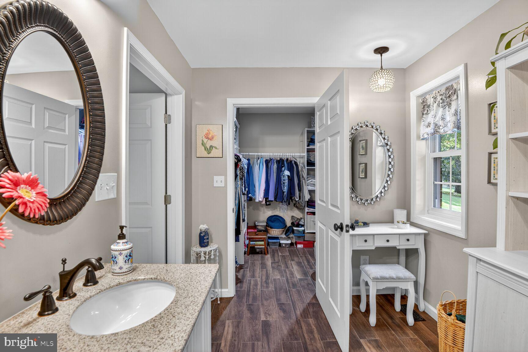 4 HUNTERS HORN COURT