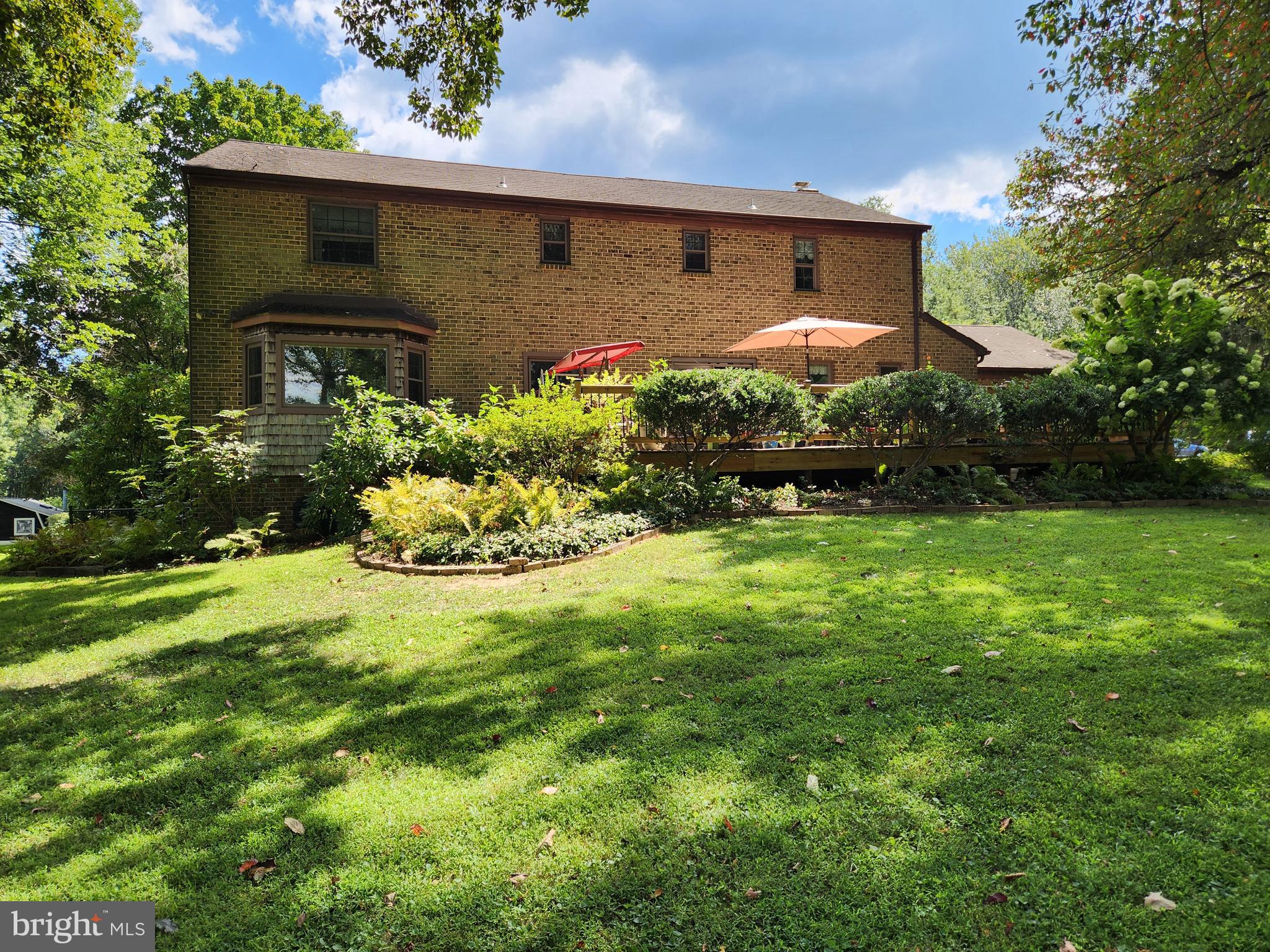 4 HUNTERS HORN COURT