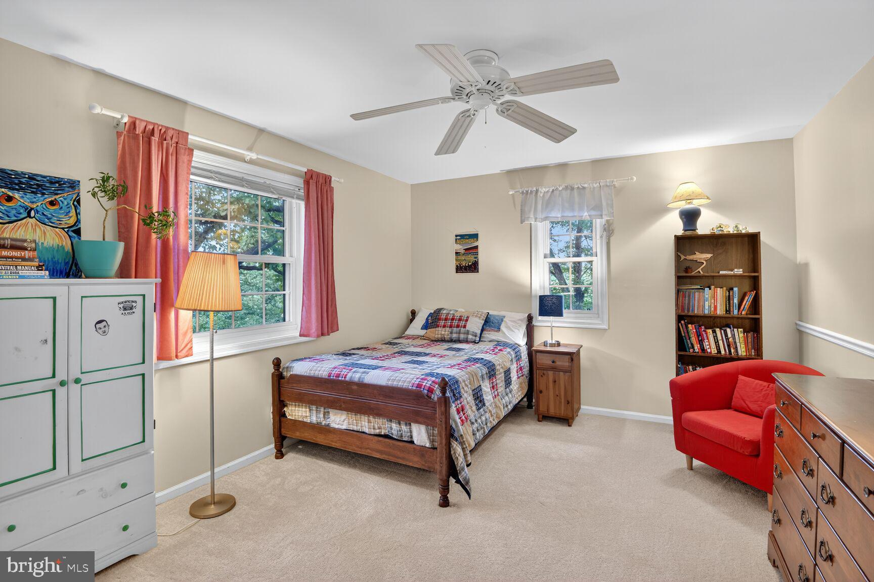 4 HUNTERS HORN COURT