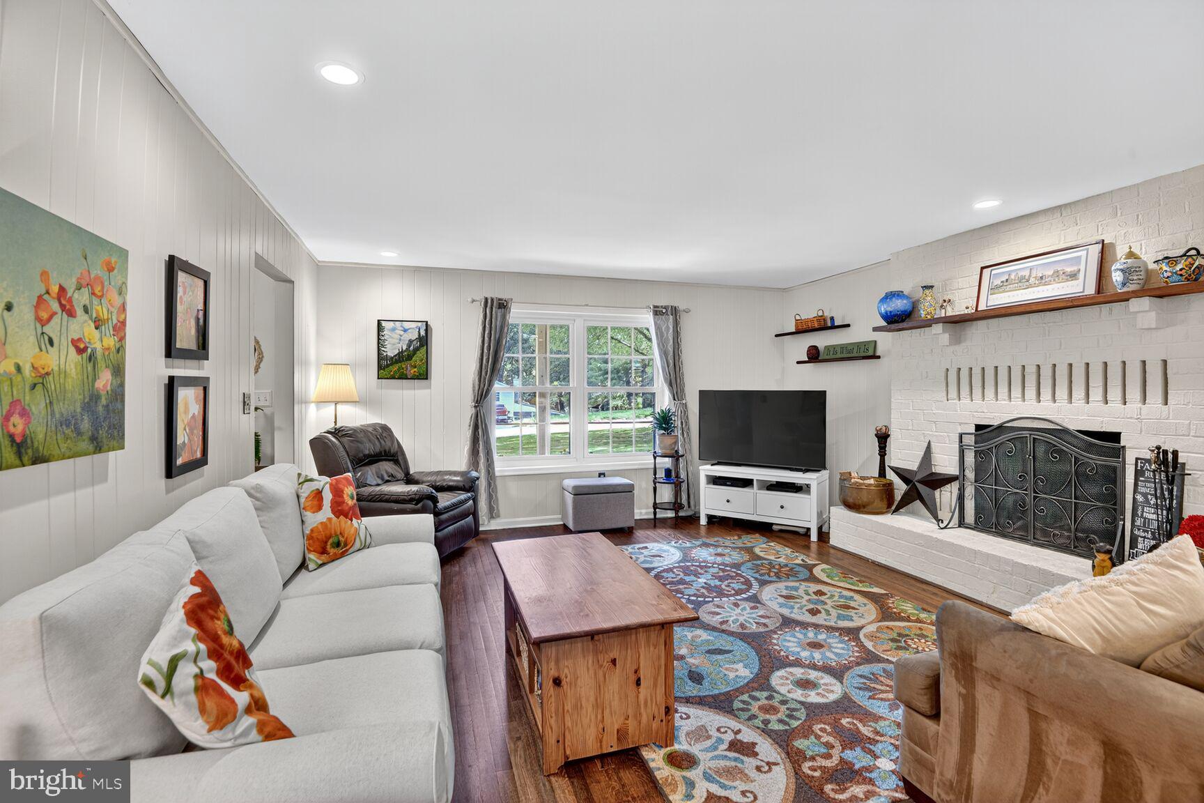 4 HUNTERS HORN COURT