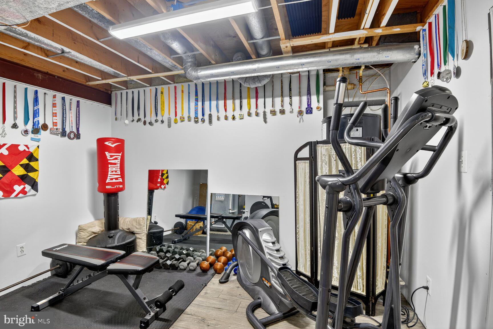 4 HUNTERS HORN COURT