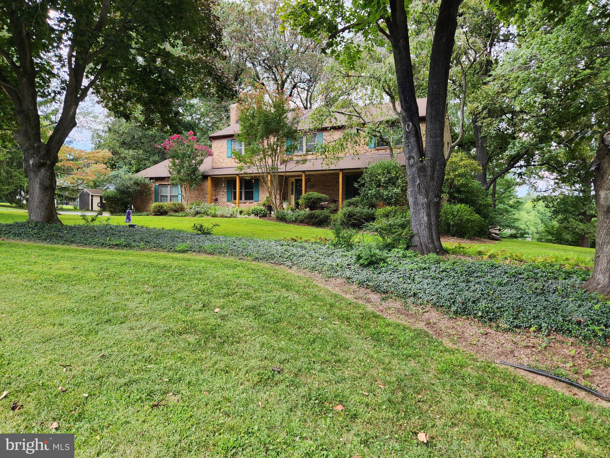 4 HUNTERS HORN COURT