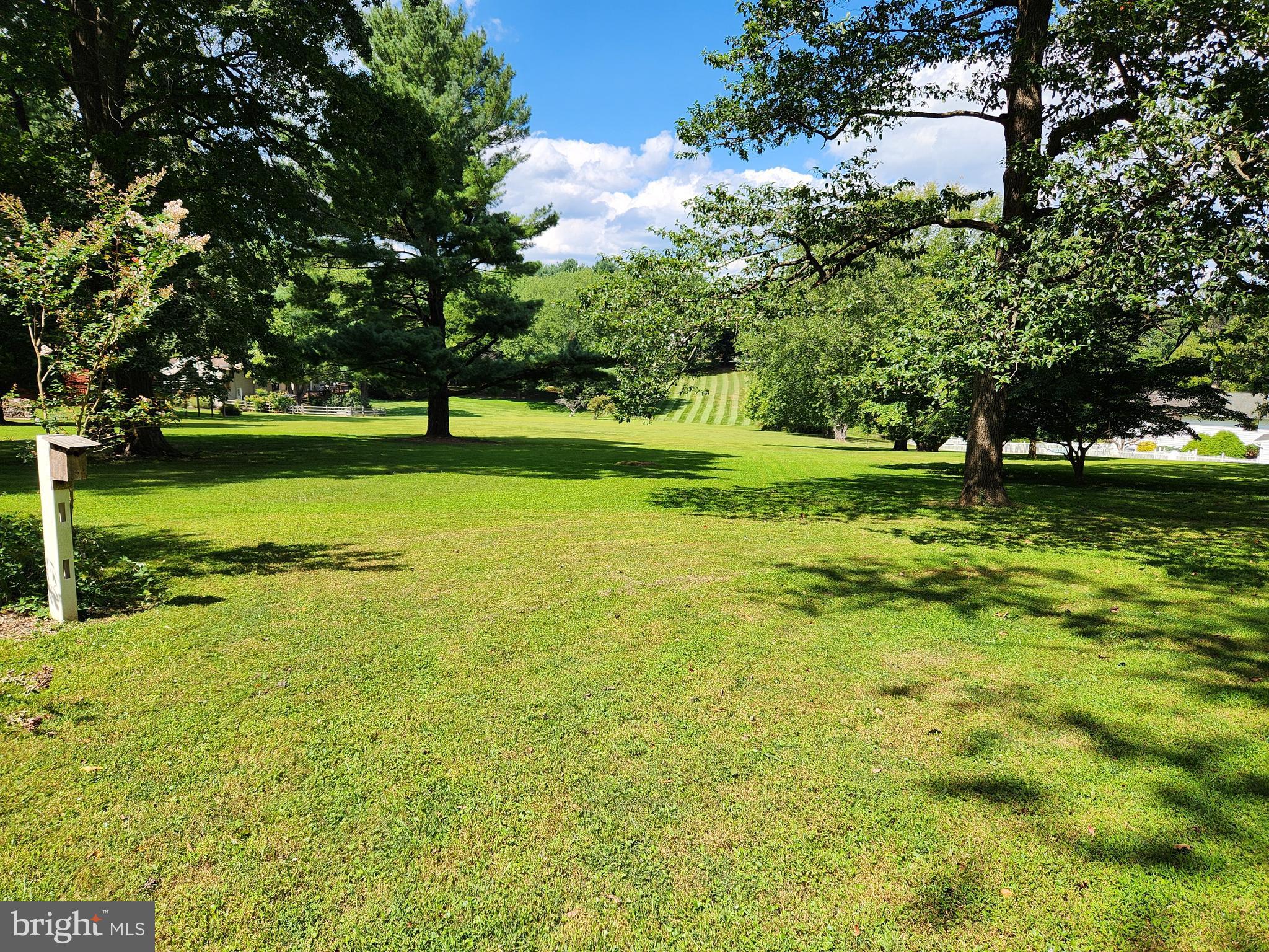 4 HUNTERS HORN COURT