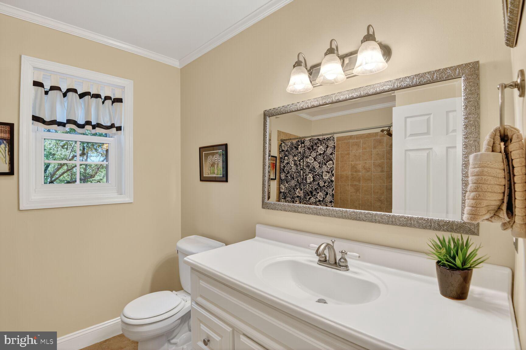 4 HUNTERS HORN COURT