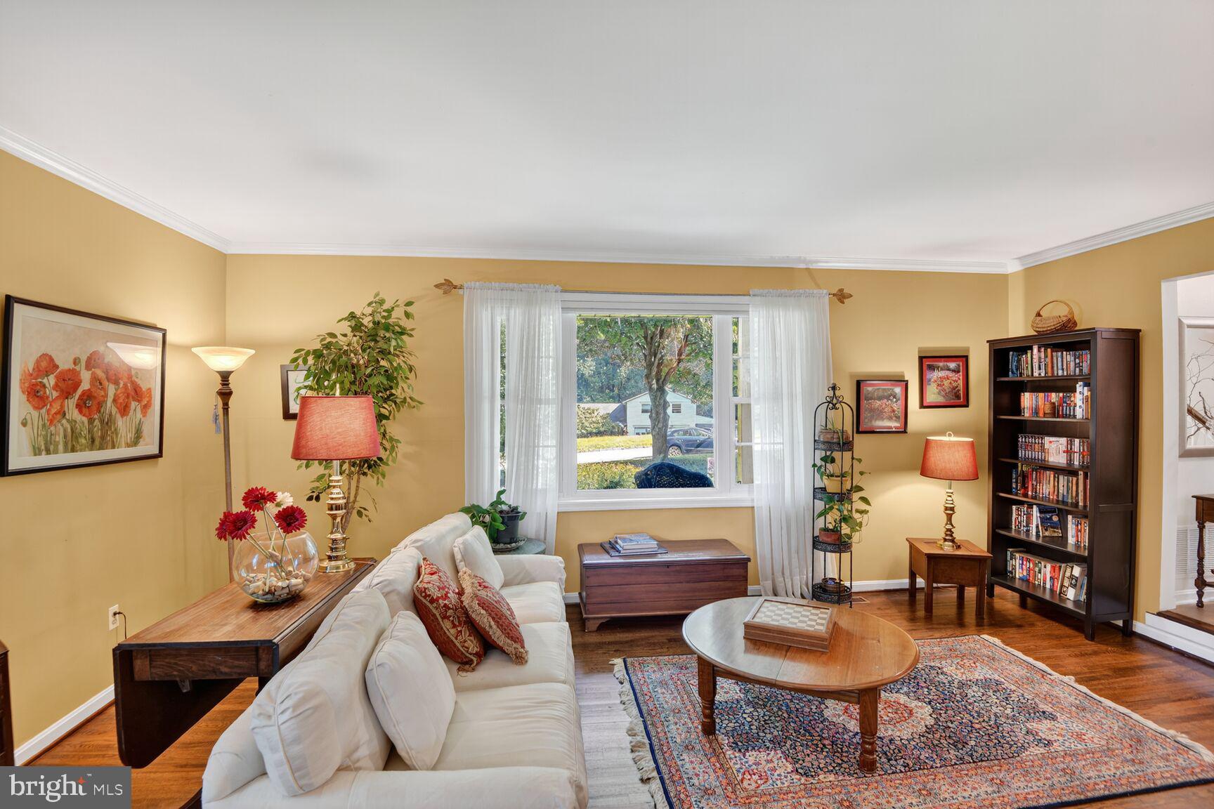 4 HUNTERS HORN COURT