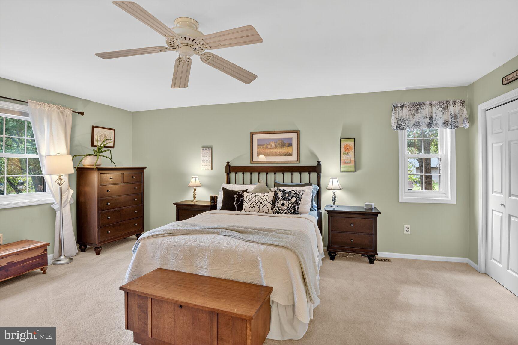 4 HUNTERS HORN COURT