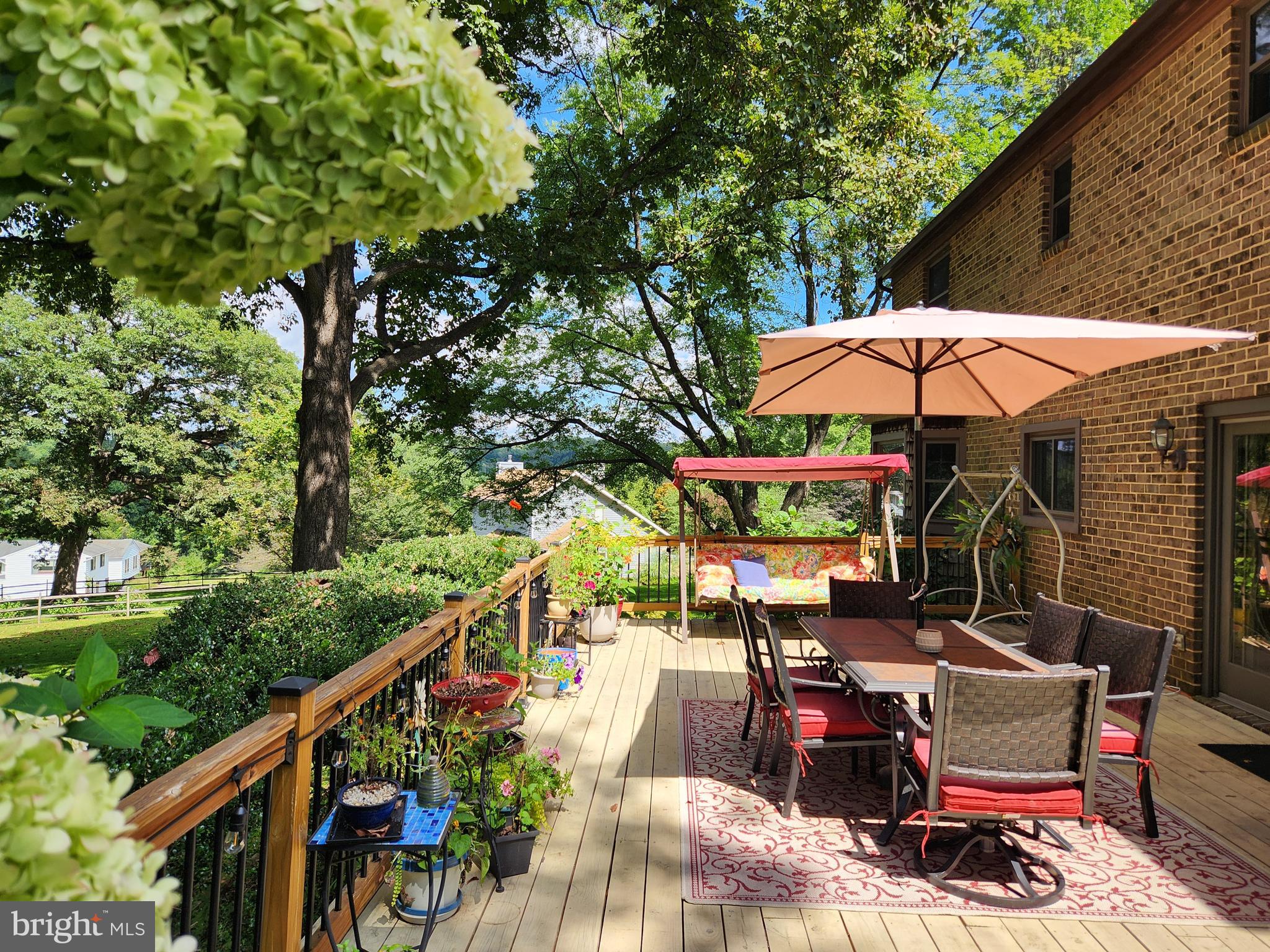 4 HUNTERS HORN COURT