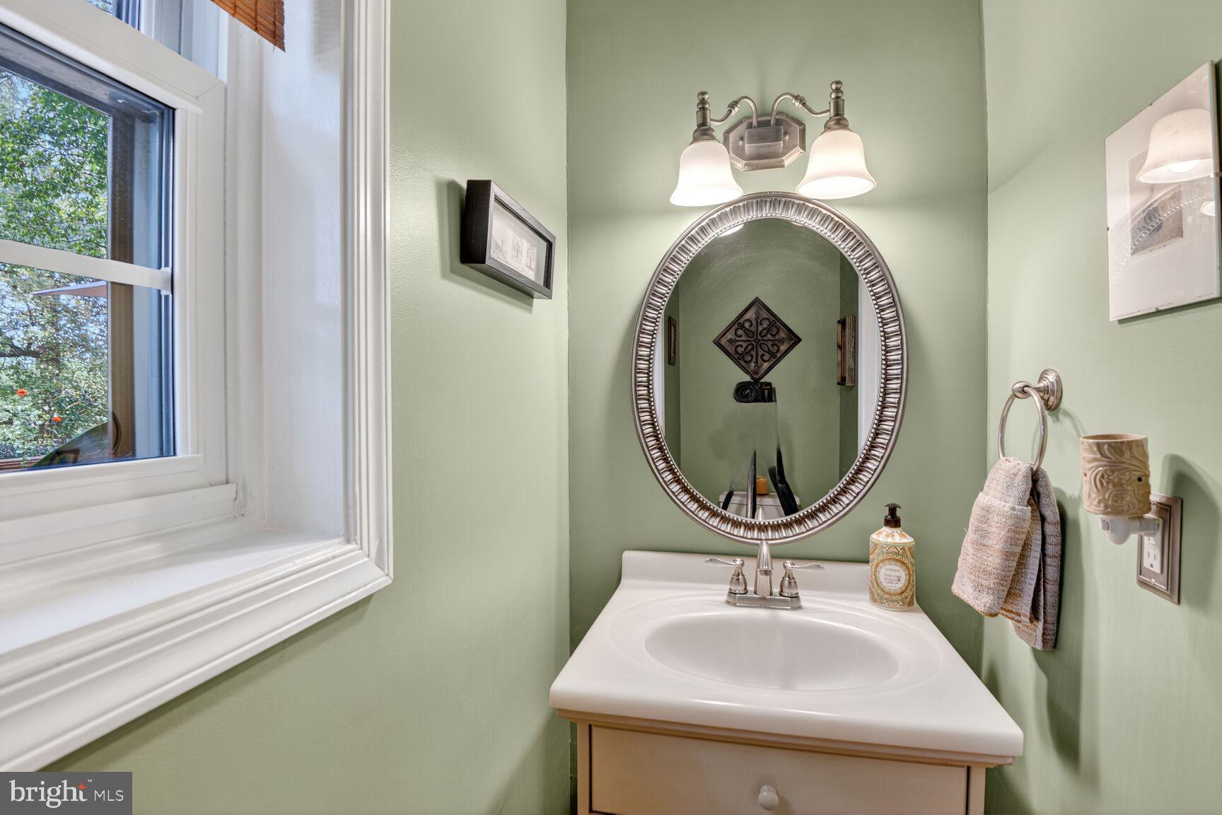 4 HUNTERS HORN COURT