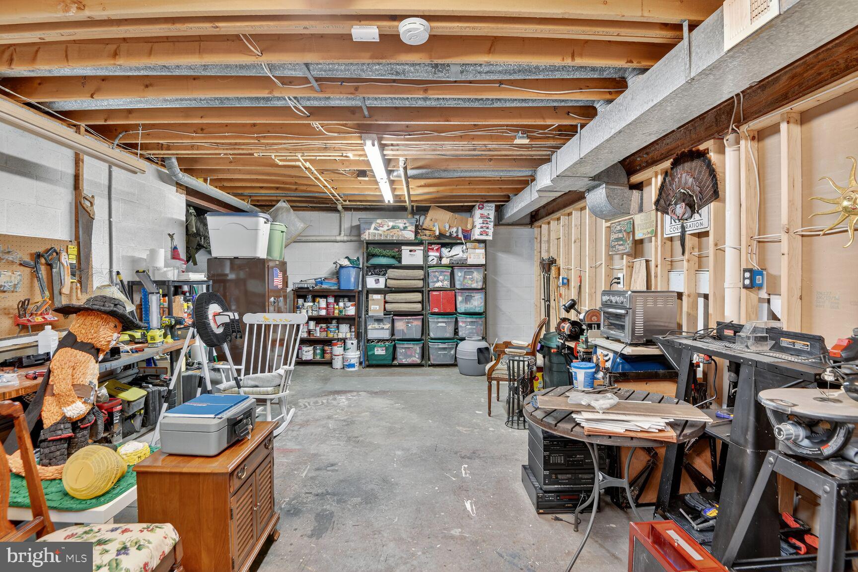 4 HUNTERS HORN COURT