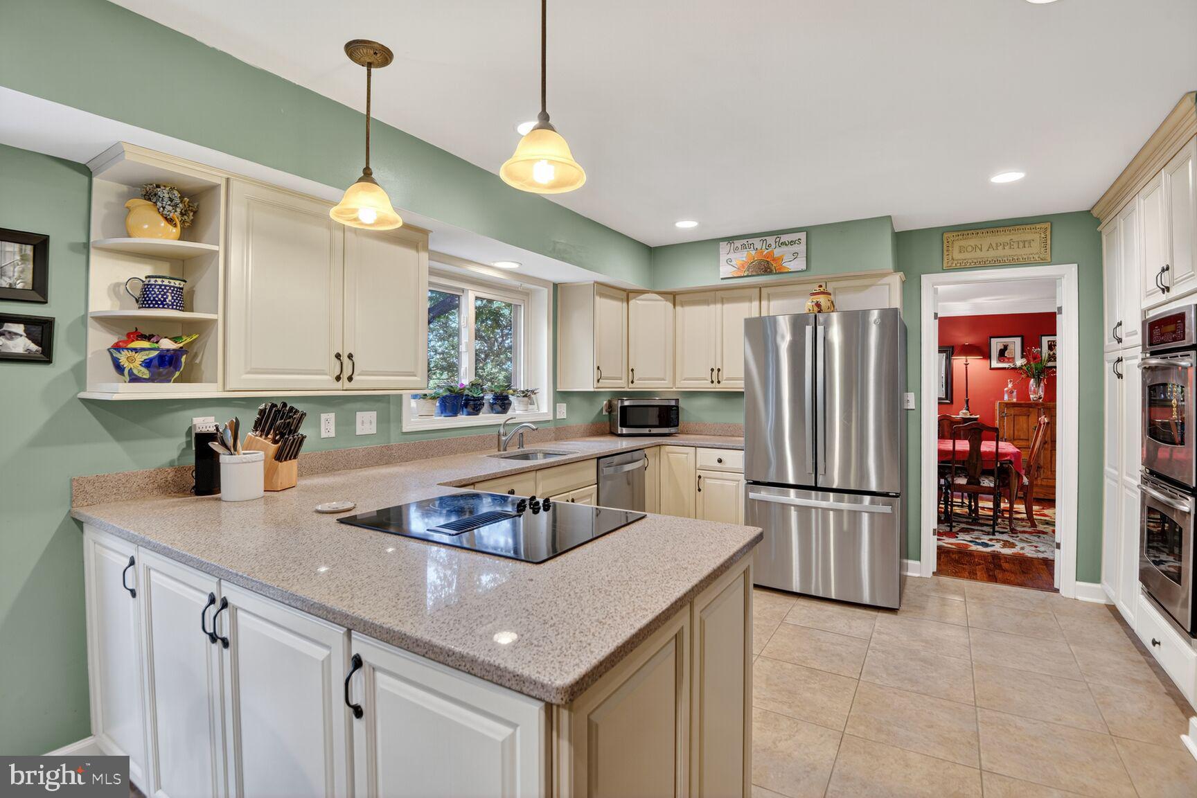 4 HUNTERS HORN COURT