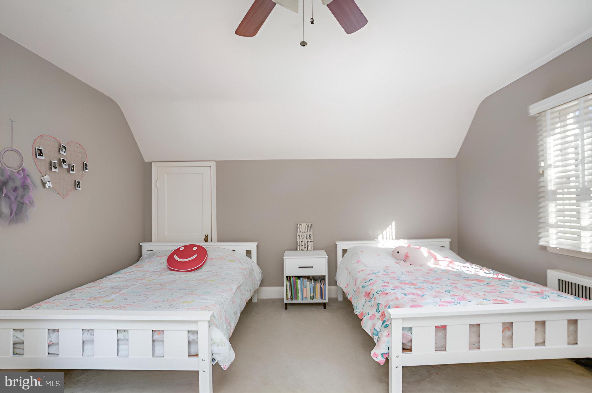 109 W SEMINARY AVENUE