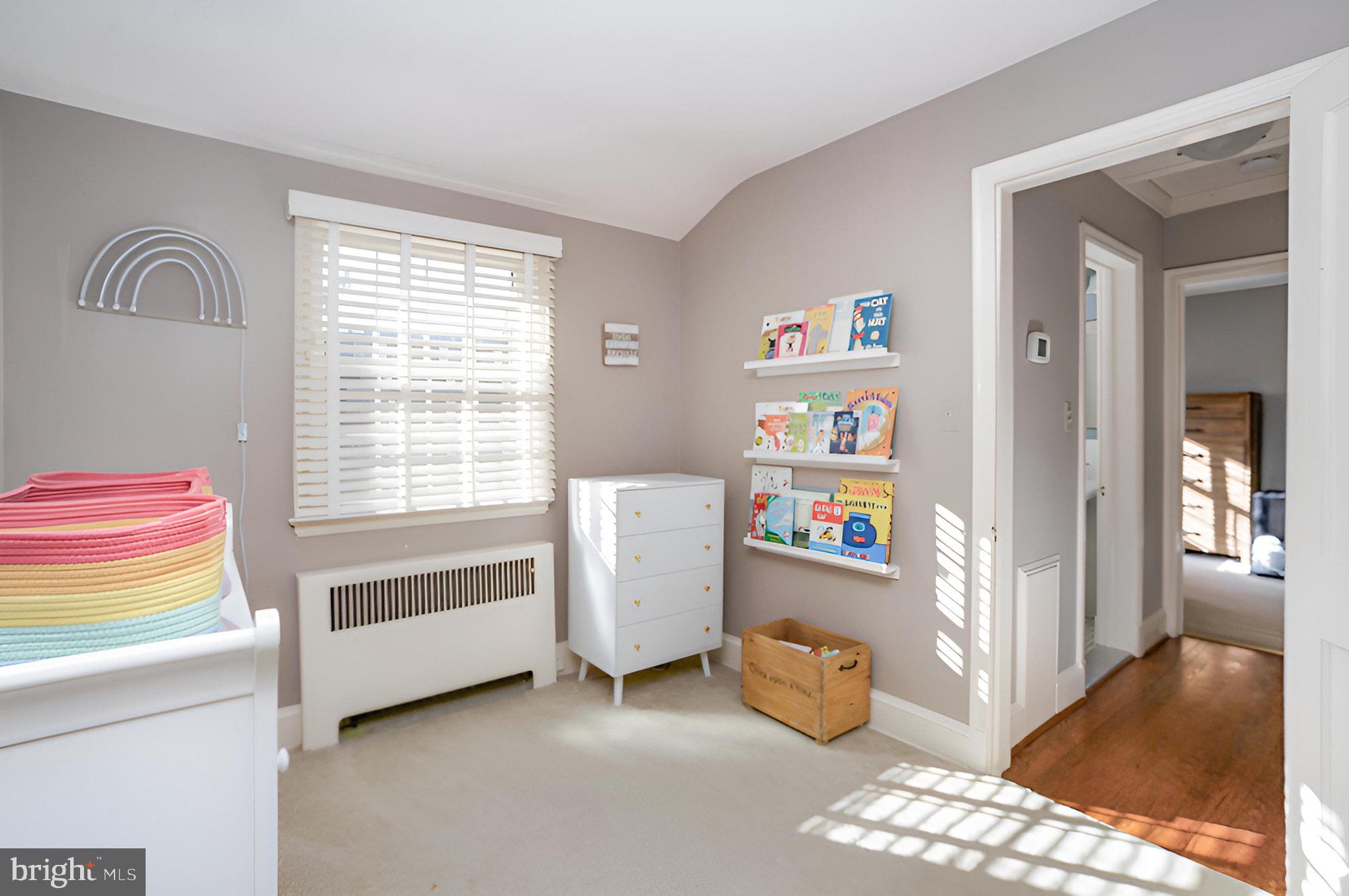 109 W SEMINARY AVENUE