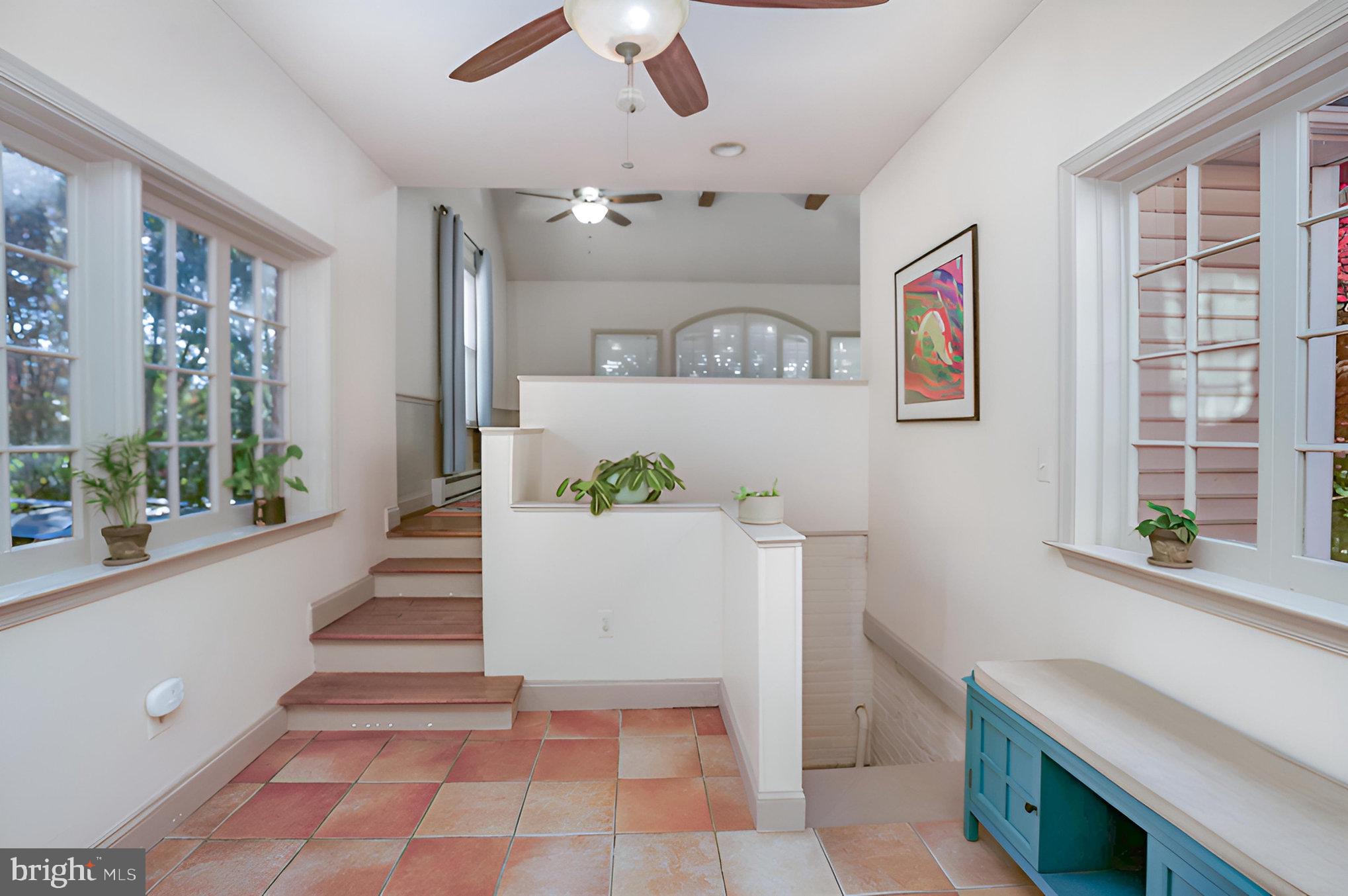 109 W SEMINARY AVENUE