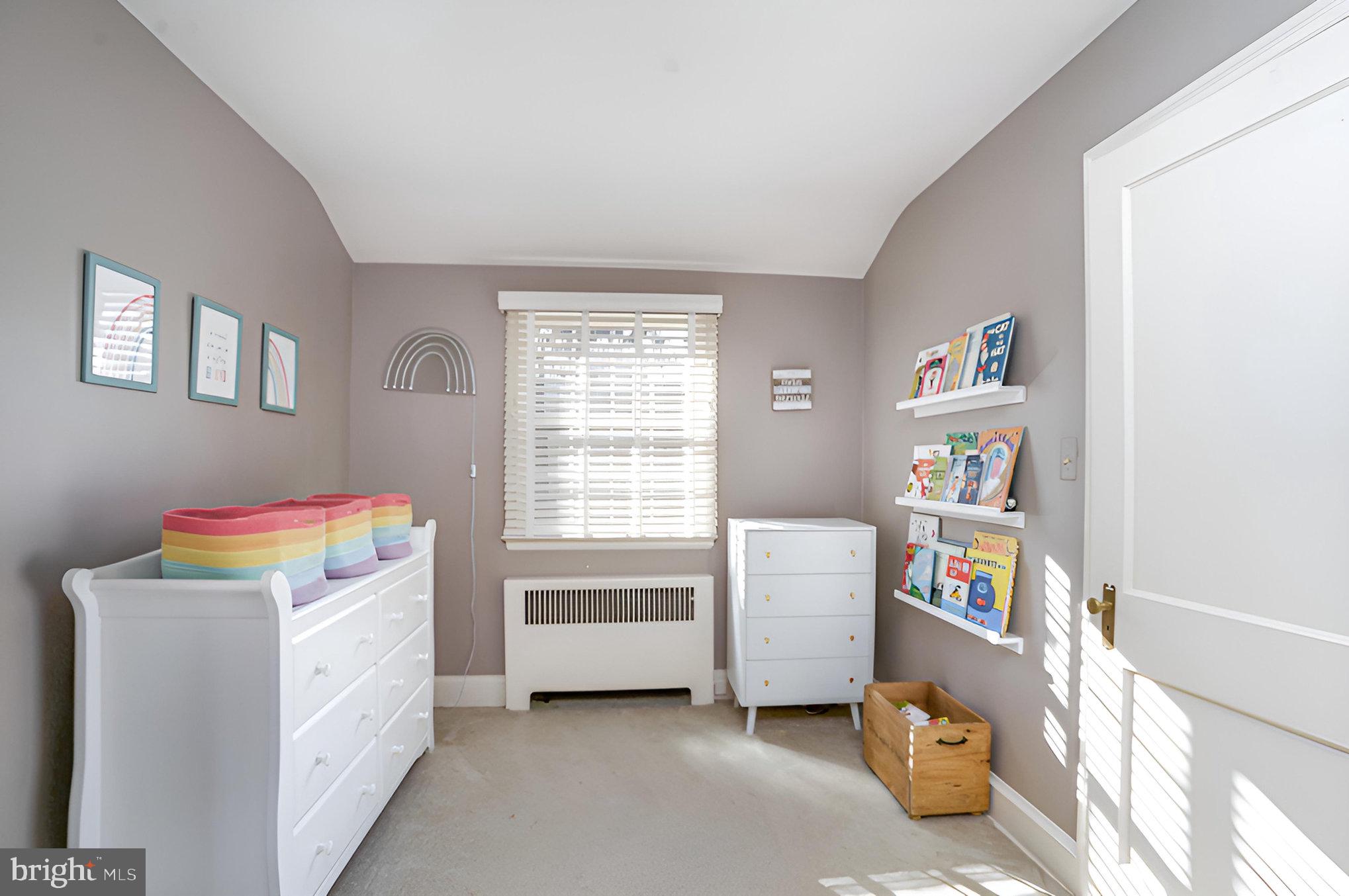 109 W SEMINARY AVENUE