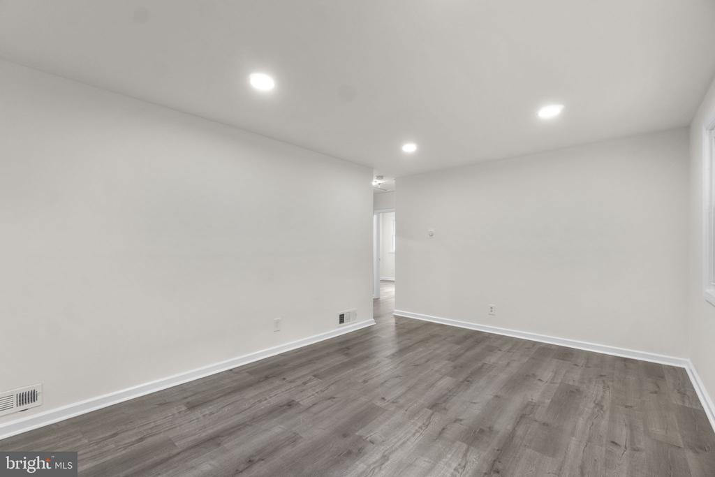 3658 CLIFMAR ROAD