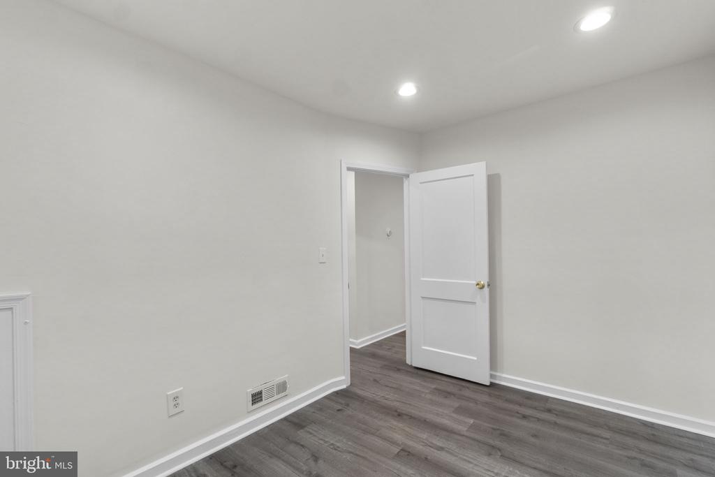 3658 CLIFMAR ROAD