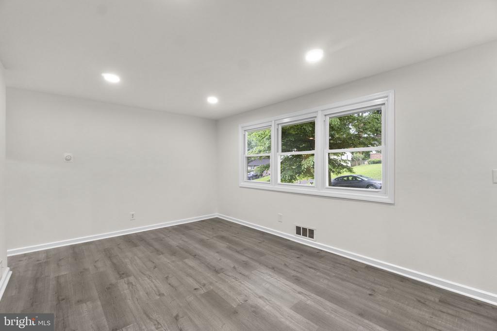 3658 CLIFMAR ROAD