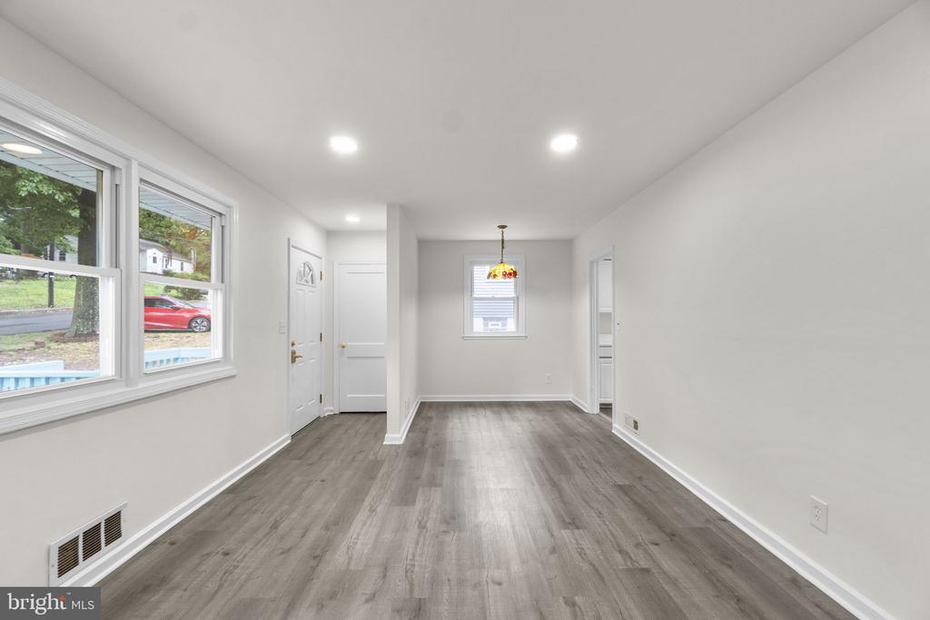 3658 CLIFMAR ROAD