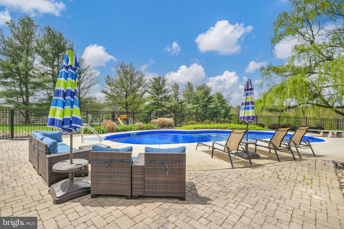 3421 Tuckaway Dr